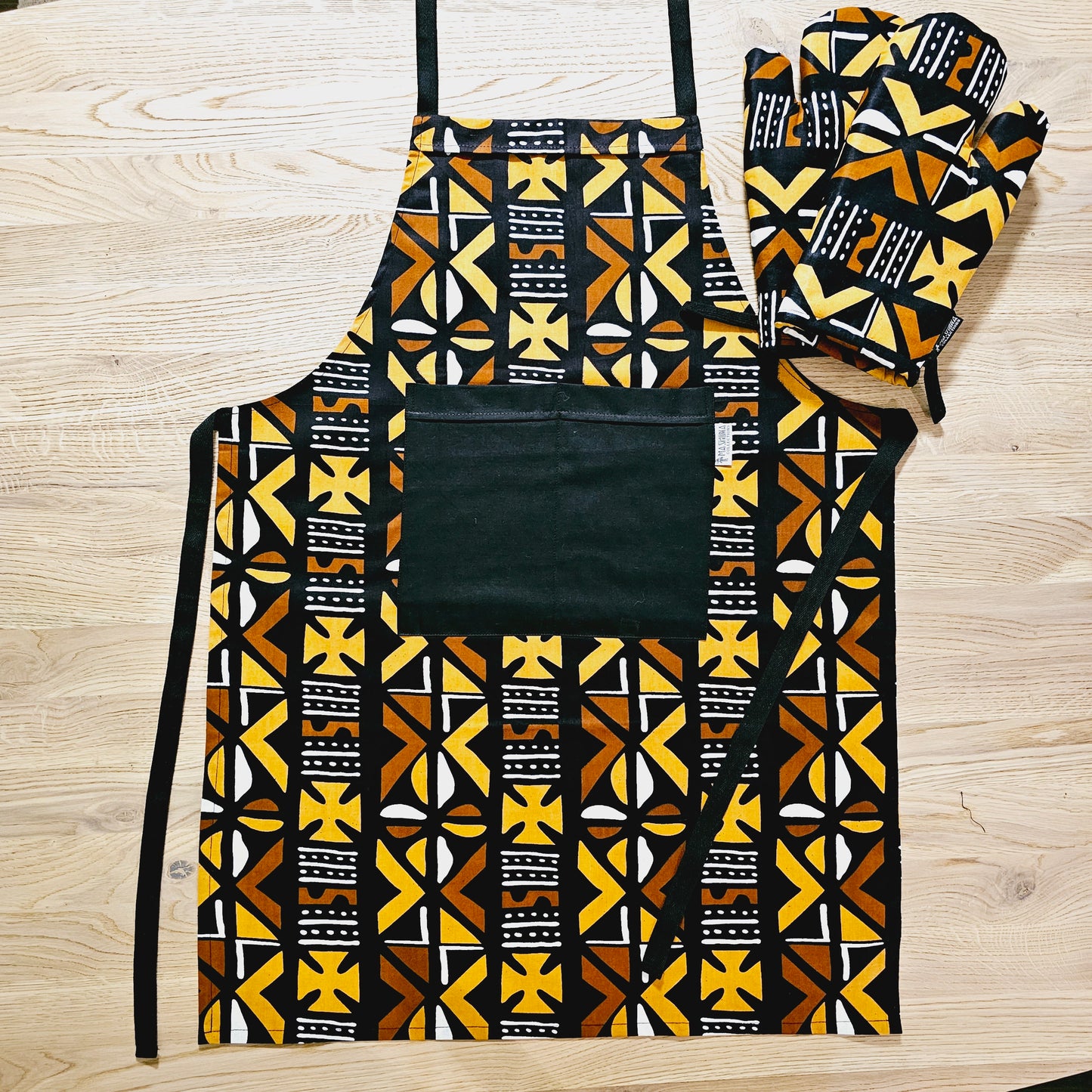 Handmade Apron and Matching Oven Gloves Set